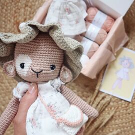 【 C'est partit ! 】

Les kits "Scarlett, jolie biquette" sont disponibles sur la boutique ! ♡

Rendez vous sur pensebonheur.fr (lien en bio et story) 

C'est le kit de l'été à glisser dans votre valise ! ☀️

#pensebonheur #crochet #amigurumi #amigurumis #kitcrochet #crochetkit #kitdiy #instacrochet #instacrocheting #instamigurumi #crochetaddict #crocheterofinstagram #crochetpattern  #amigurumipattern #crochettime #crochettoy #crochetaddict #crochetdoll #amigurumipatterns #patroncrochet