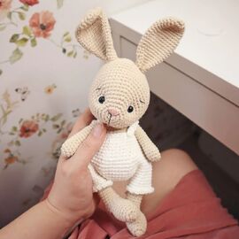 【 Coton, mon petit lapin 】

✨ La magie des mailles serrées et des petits détails qui donnent vie à ce petit lapin adorable 🐰

> Design @pensebonheur

#pensebonheur #crochet #crochetlapin #lapinaucrochet #crochetbunny #crochetrabbit #doudouaucrochet #amigurumibunny #amigurumi #amigurumis #amigurumipattern #crochetpattern #patroncrochet #cotonmonpetitlapin #Crochetlovers #HandmadeWithLove #Crochetaddict #AmigurumiLove