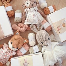 【 Back in stock 】

Ils sont de retour !
Tout les kits sont disponibles ♡

Et désormais les frais de port sont offerts dès 100€ d'achat.

Rendez vous sur la boutique (lien en bio et story).

#pensebonheur #crochet #amigurumi #amigurumis #kitcrochet #crochetkit #crochetpattern #amigurumipattern #amigurumipatterns #patroncrochet