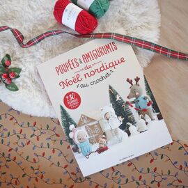 【 Nouveau - Poupées & Amigurumis 】

Pour célébrer la magie de Noël issue des pays comme la Norvège, l’Islande ou la Finlande, 15 créateurs vous invitent à crocheter d’adorables amigurumis nordiques. 

Ce livre s’adresse à tous les crochet addicts, que vous soyez fan d’amigurumi débutant ou de longue date !

> mon coup de ❤️ : la renarde de Séverine @pomsa.fr
Et le vôtre ? Lequel amigurumi sera le 1er sur votre crochet ? 

➥ Ce nouveau livre vous attend dans la boutique. 

#pensebonheur #crochet  #amigurumi #poupeesetamigurumis #edisaxe
#amigurumis  #crochetlove #crochetaddict #amigurumilove #amigurumiaddict #crochetpattern #amigurumipatterns #patroncrochet #crochettime #crochettoy #crochetlove #crochetaddict  #crochetersofinstagram #crochetbook #crochetbookmark